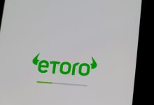 etoro-shares-surge-29%-in-strong-nasdaq-debut,-spark-capital-nets-$530-million