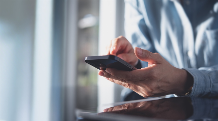 banks-go-digital-first:-the-new-standard-for-2025